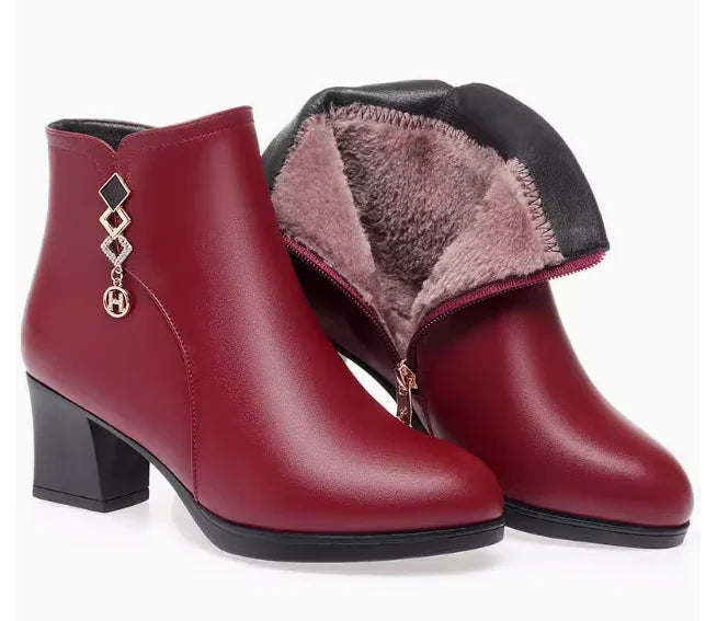 Essential Thermal Leather Ankle Boots (One Pair)
