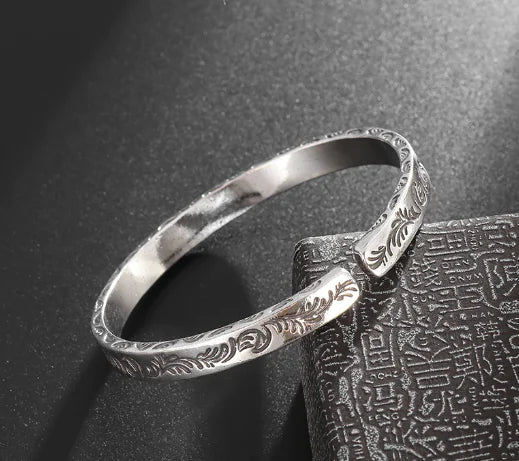 Vintage Engraved Fashion Bracelet for Men and Women