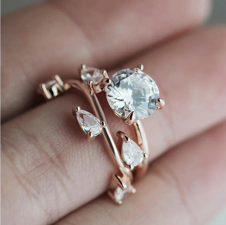 Leaf-Shaped Zircon Ring, Elegant Design