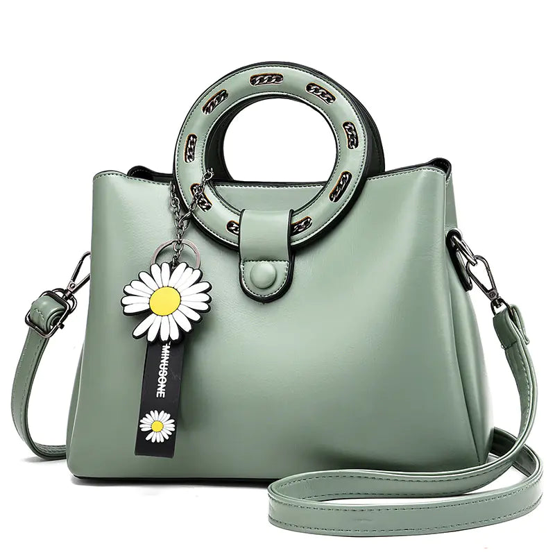Fashionable Round Ring Handbag for Women (Fall 2020)