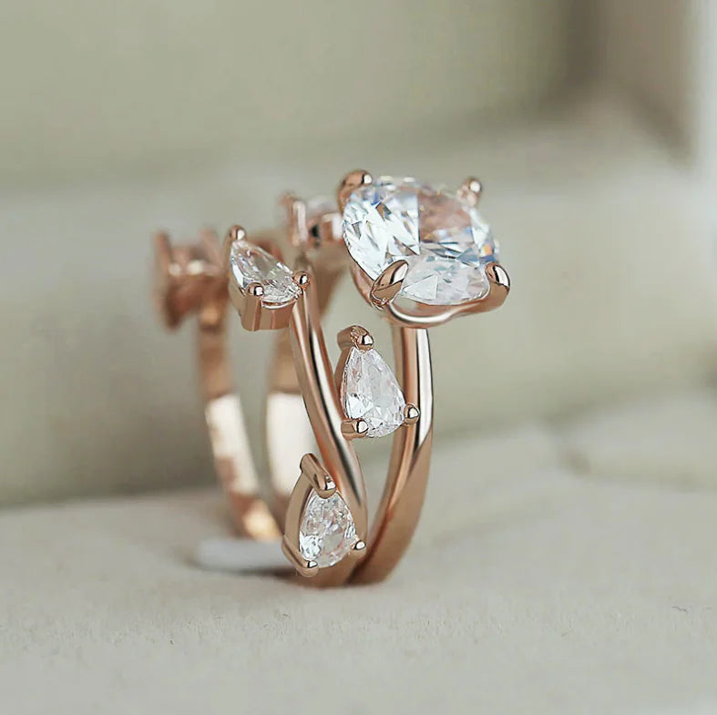 Leaf-Shaped Zircon Ring, Elegant Design