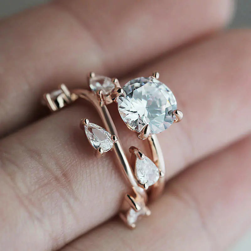 Leaf-Shaped Zircon Ring, Elegant Design