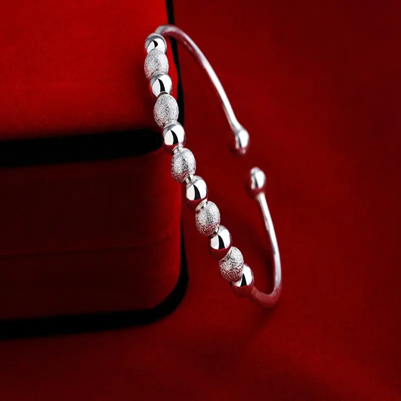 Fashion Silver-Plated Bracelet for Women with Nine Beads
