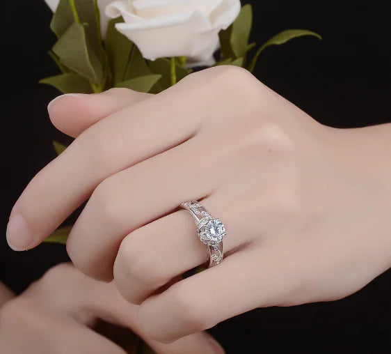 Fashionable Zircon Ring for Women