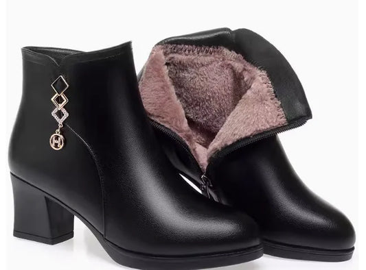 Essential Thermal Leather Ankle Boots (One Pair)